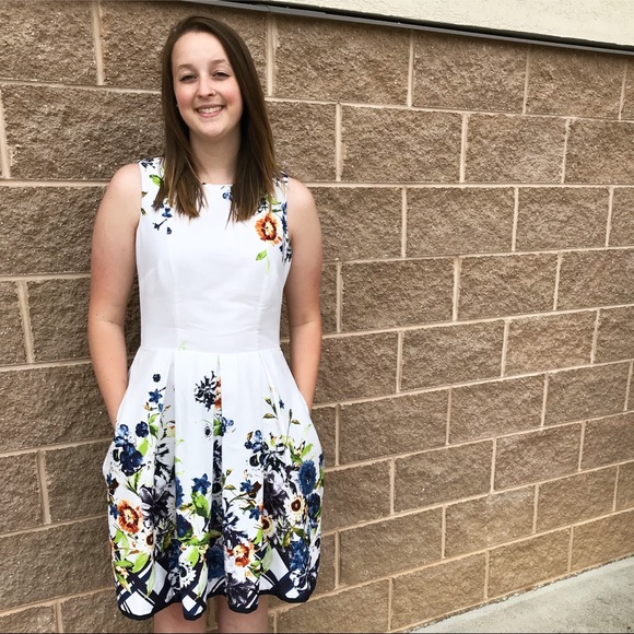 Meet your Posher, Kayla - Picture 1 of 1